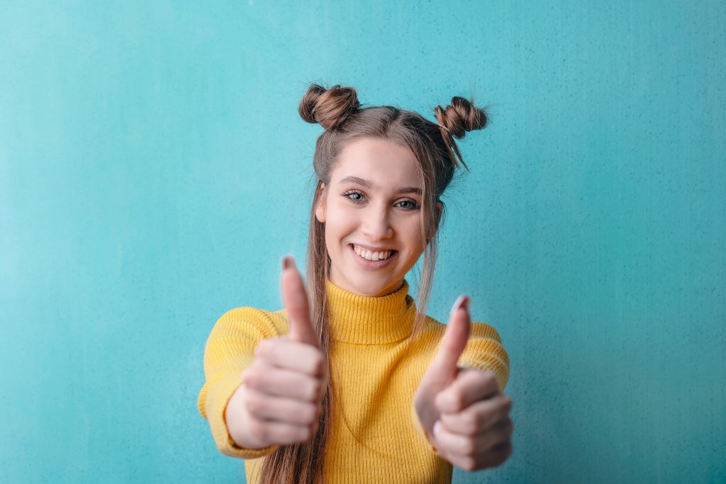 client giving their home inspector a thumbs up